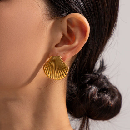 Miley – Pendientes Concha Dorado