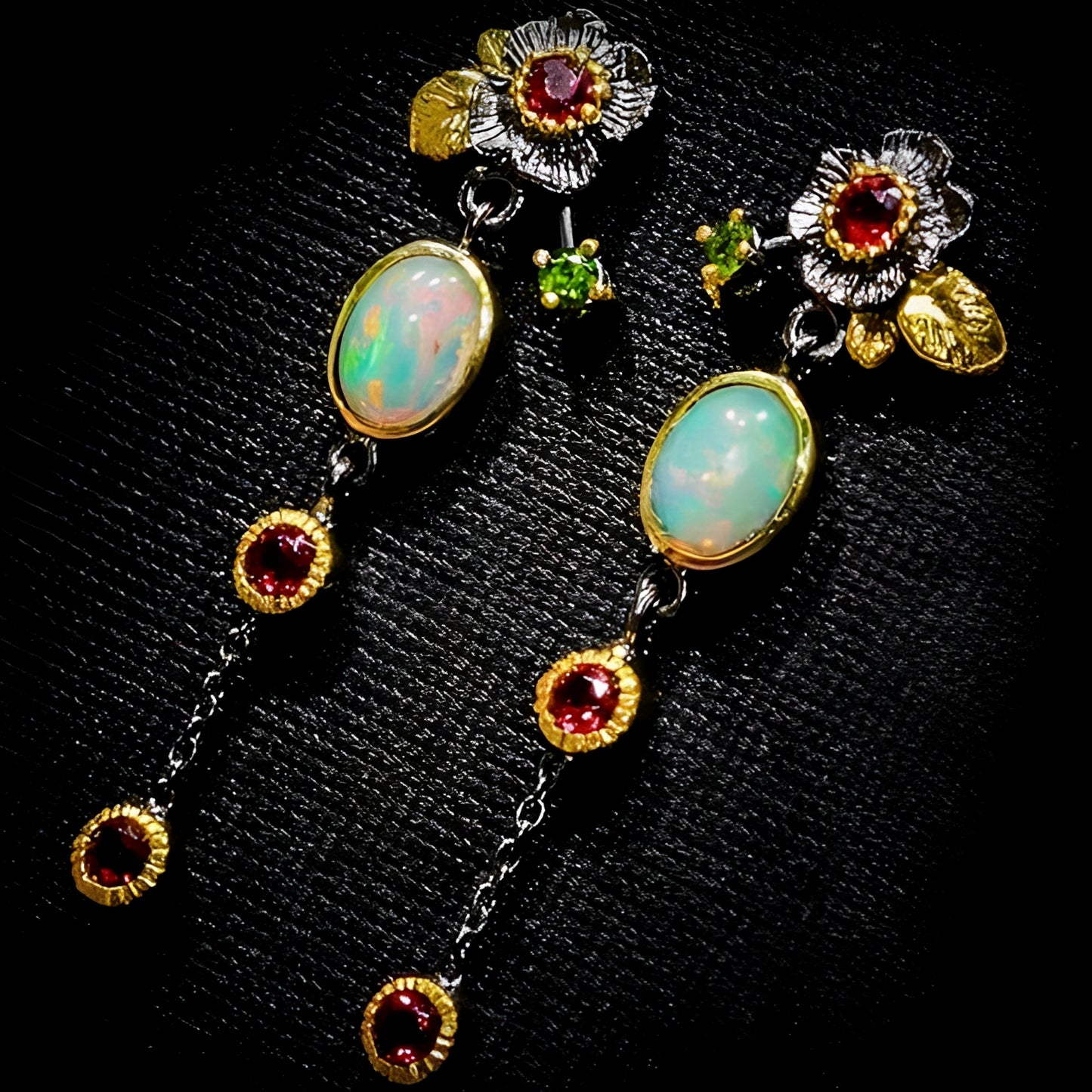 Yara – Pendientes Boho con Ópalo y Circonita Roja