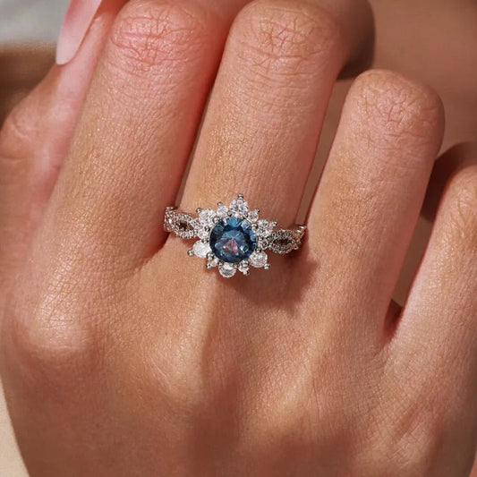 Ophelia – Anillo Flor de Cristal Elegante