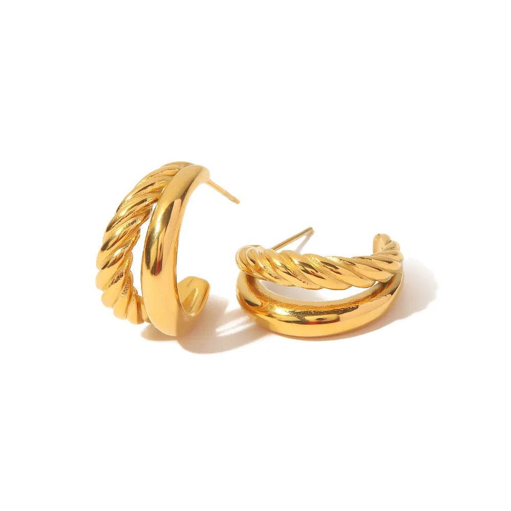 Cecilia – Anillo Cruz Dorada Elegante