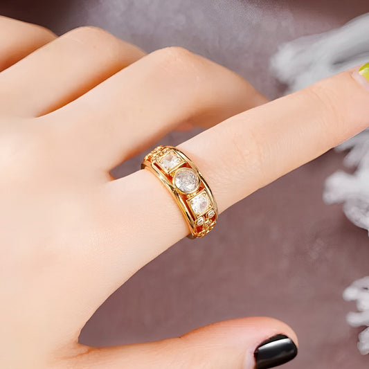 Claribel – Anillo Vintage Dorado con Circonitas