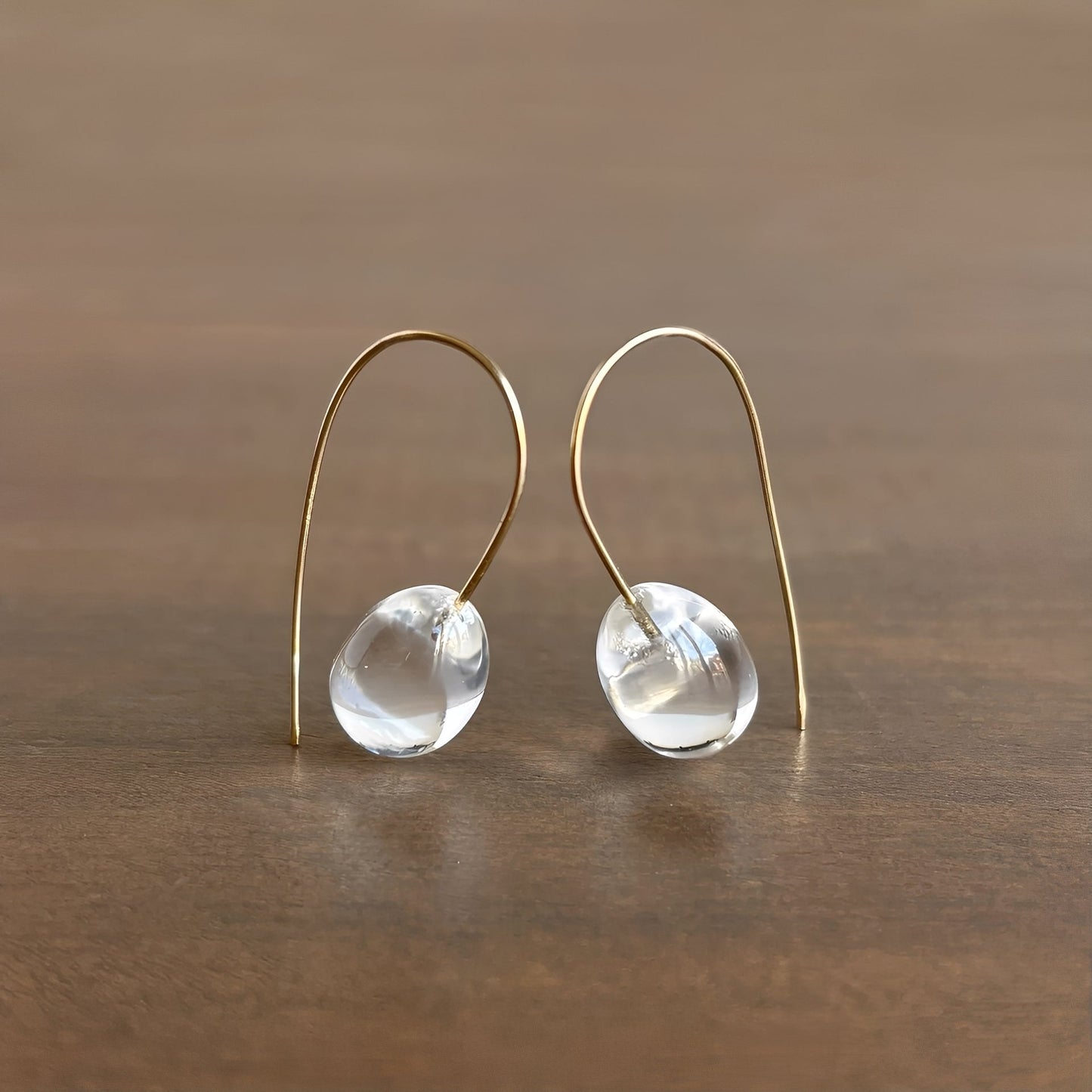Elara – Pendientes Cristal Gris Estilo Retro