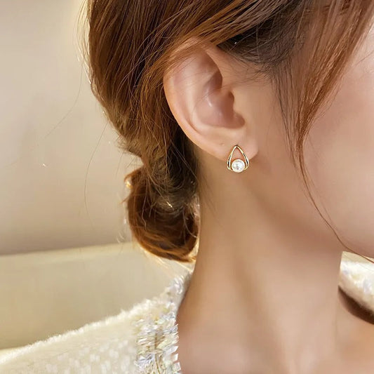 Geah – Pendientes Huecos de Perlas de Oro