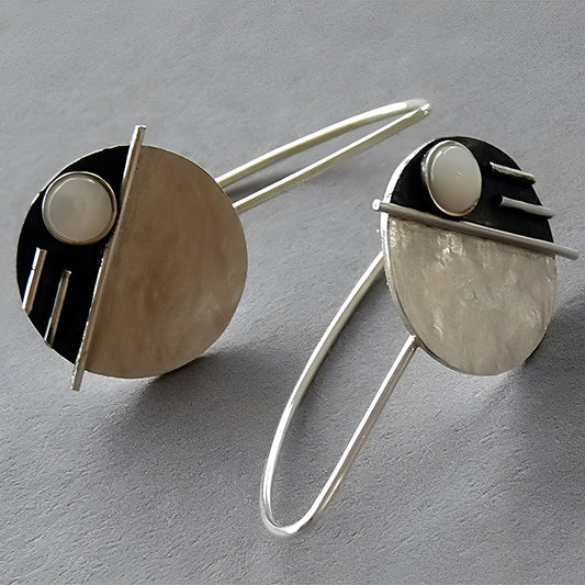Arcy – Pendientes Retro en Ópalo Blanco