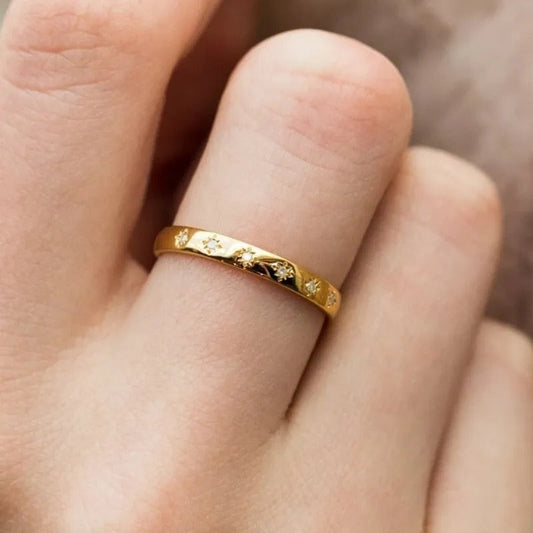 Zaynah – Anillo Vintage Dorado con Circonio