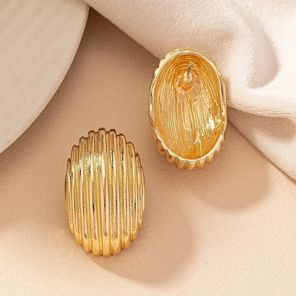 Isolde – Pendientes Media Luna Vintage