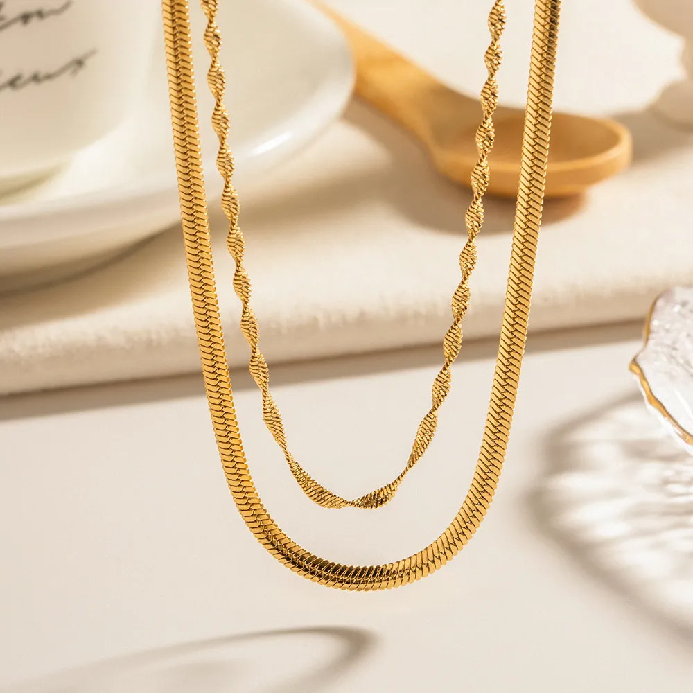 Elira – Collar de Doble Cadena Trenzada Dorada