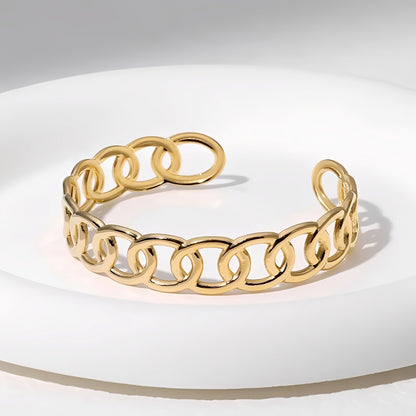 Mikha – Brazalete Calado con Charms Elegantes