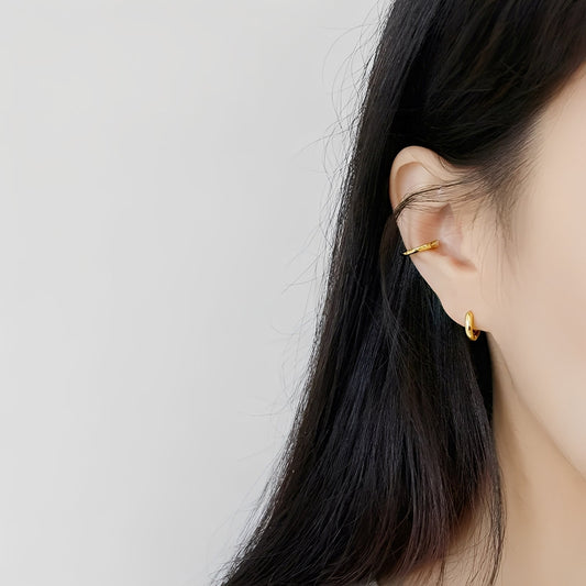 Nathalie – Aretes Huggie en Oro Moderno