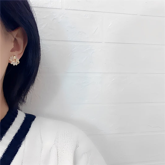 Elisse – Pendientes Intemporales Oro & Ópalo Blanco