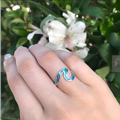 Azula – Anillo Susurro de Ola con Opalo en Plata