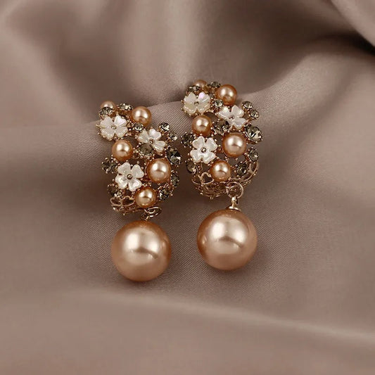 Haruko – Pendientes Flores Perlas Elegantes