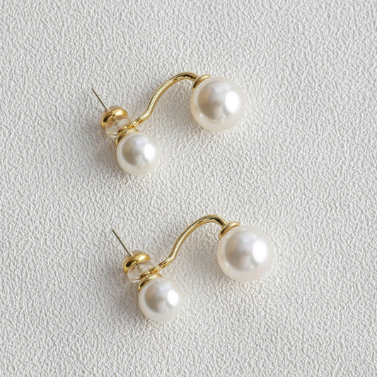 Mav – Pendientes Elegantes de Doble Perla