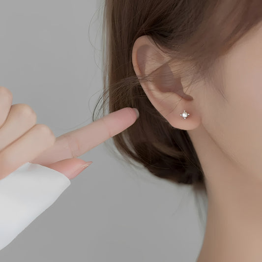 Taylor – Pendientes Pequeños con Perla Sintética