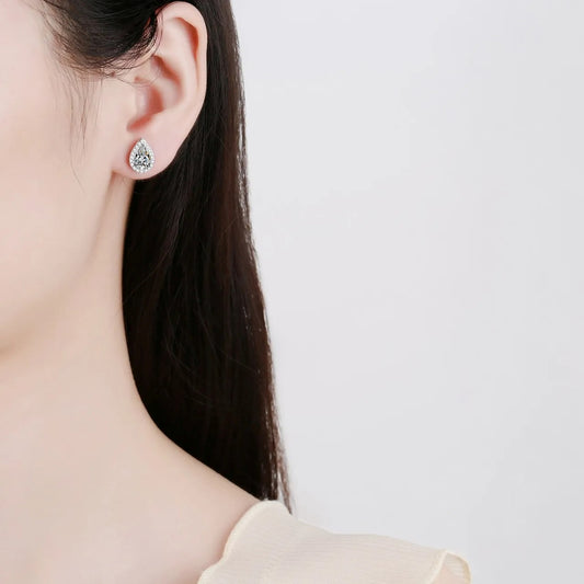 Elisa – Pendientes de Botón con Moissanita Elegante