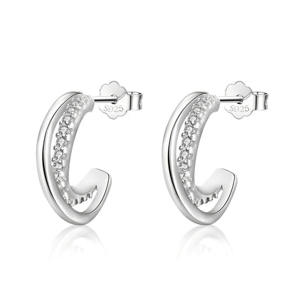 Alyana – Pendientes Stud Minimalistas Elegantes