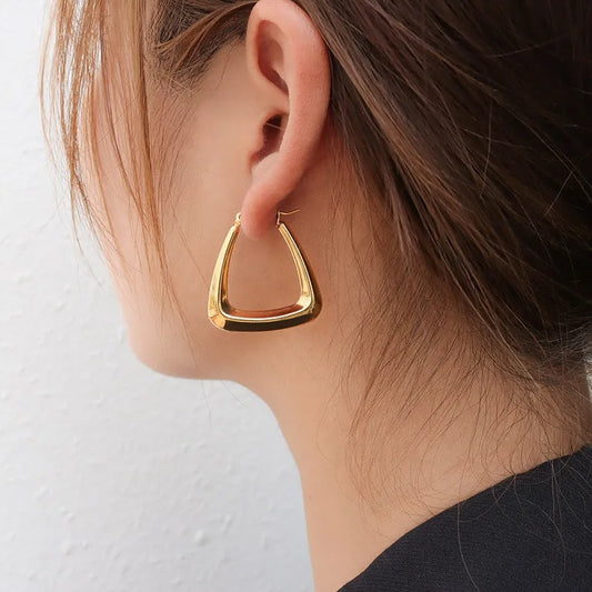 Mel – Pendientes Bold Edge Chic