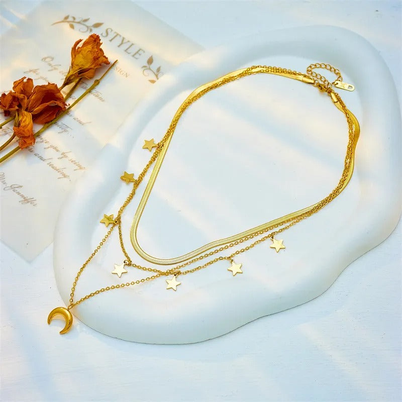 Naomi – Collar Triple Capa Elegante