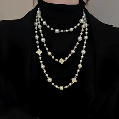 Lany – Collar Elegante con Perla en Cadena Dorada