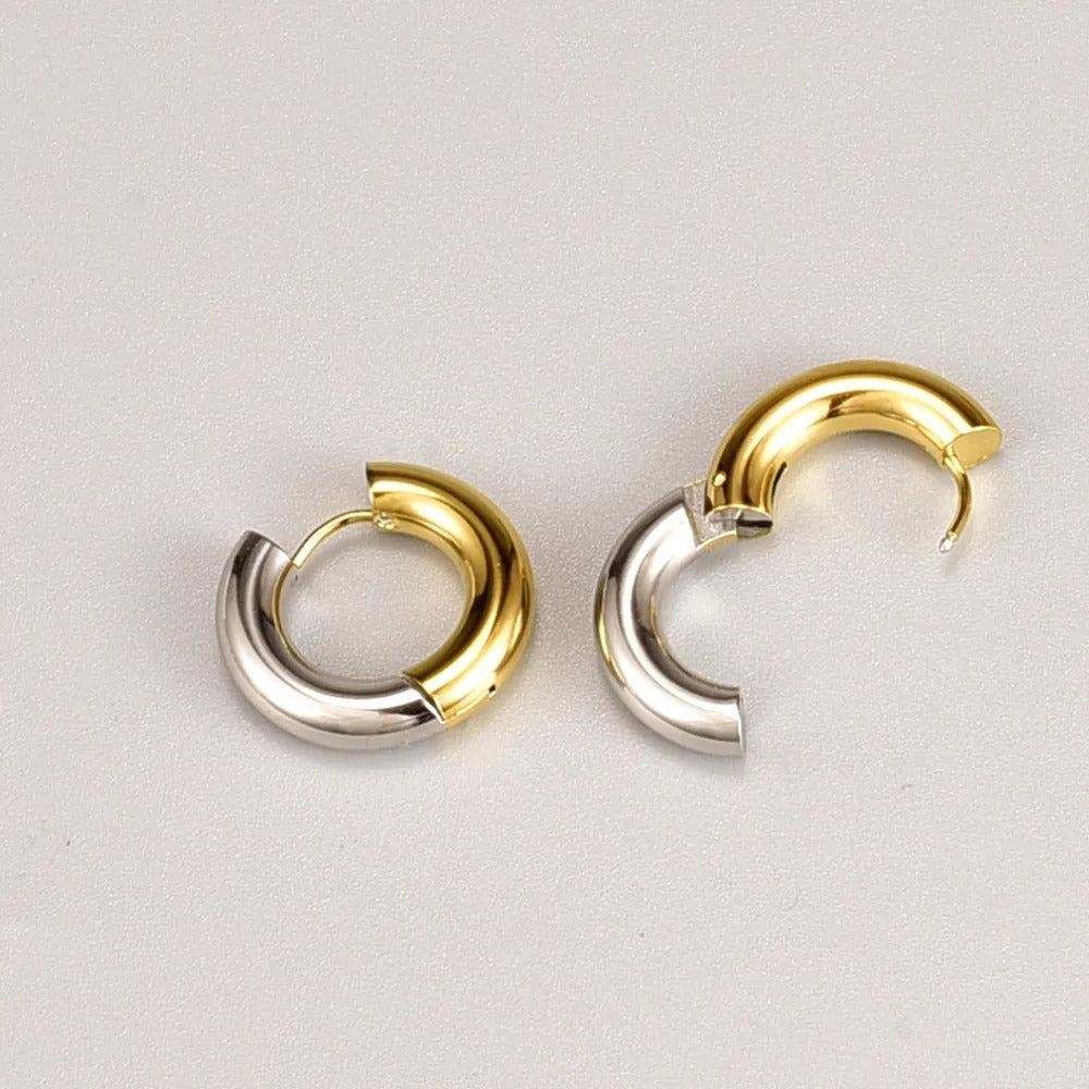 Adriana – Pendientes Dorados de Acero Titanio Gruesos Elegantes