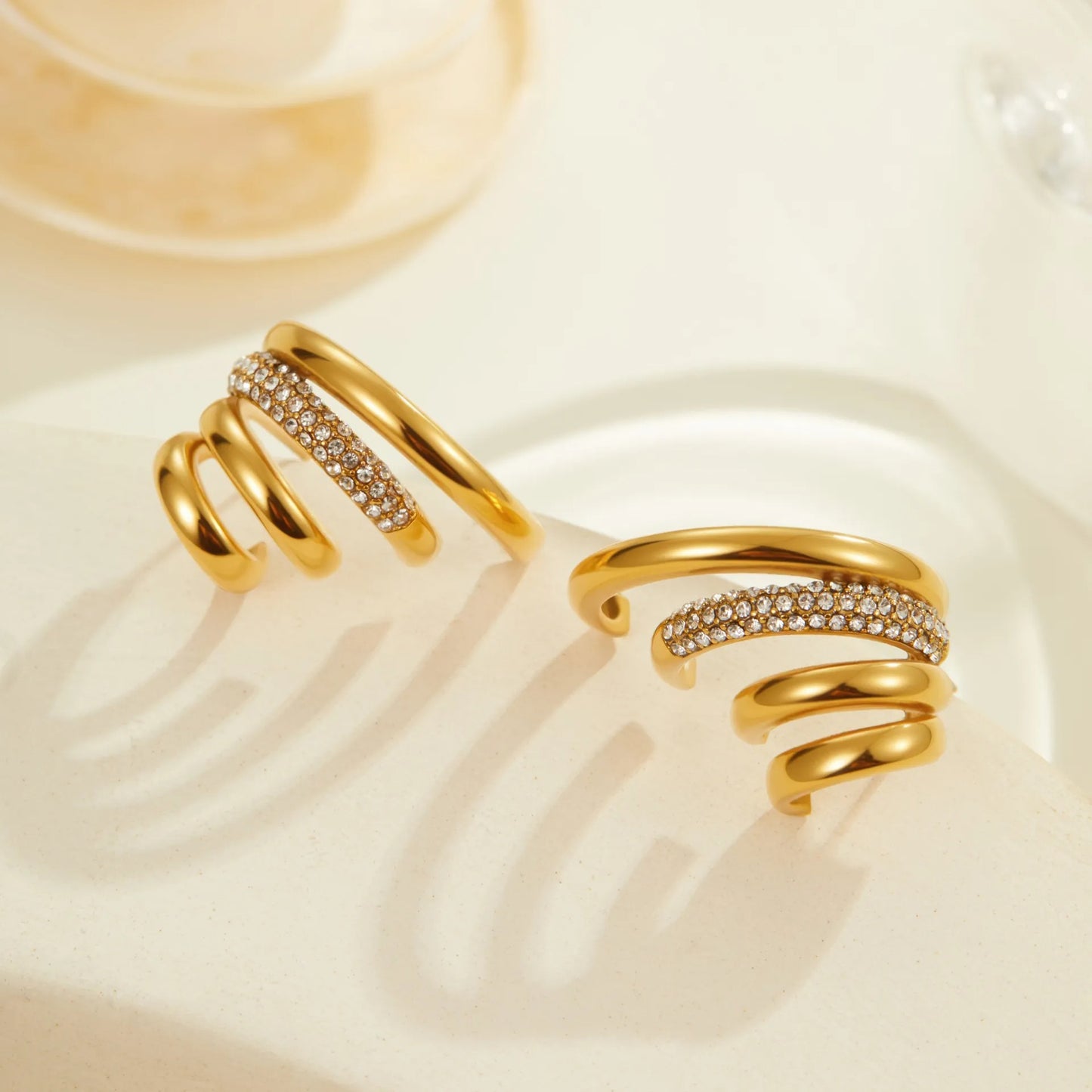 Morgan – Pendientes Aro Dorados Capas con Zirconia