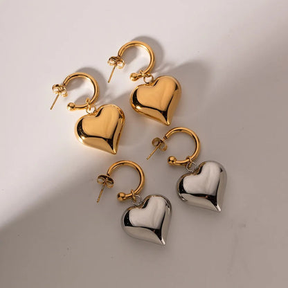 Liza – Pendientes Colgantes Corazones Dorados