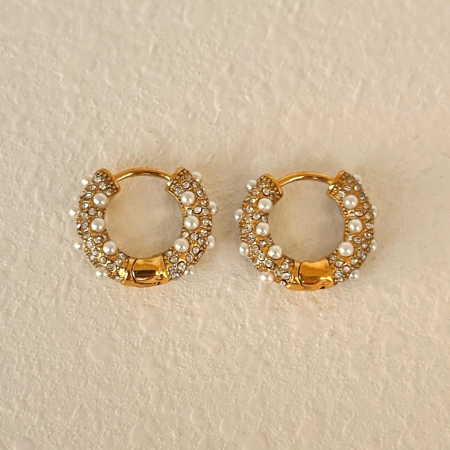 Clarisse – Pendientes Perla y Zirconia Retro Elegantes