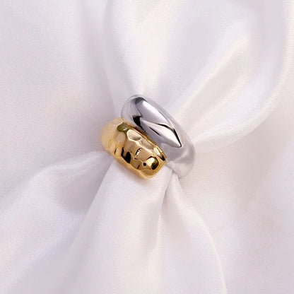 Gillian – Anillo Bicolor Entrelazado