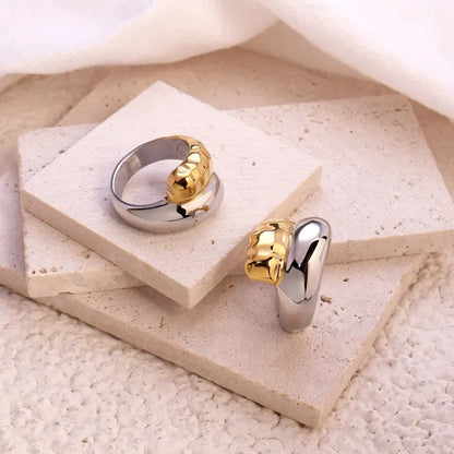 Gillian – Anillo Bicolor Entrelazado