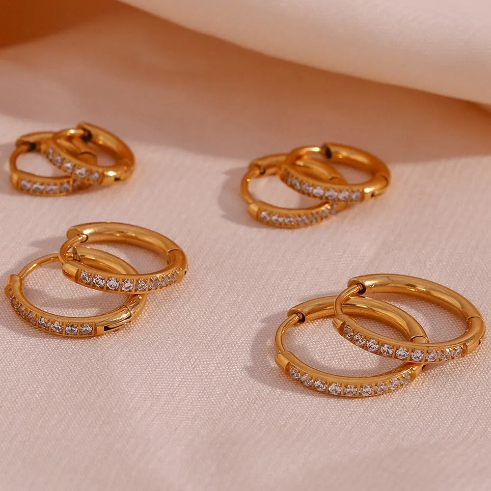 Verna – Pendientes Huggie Eternidad