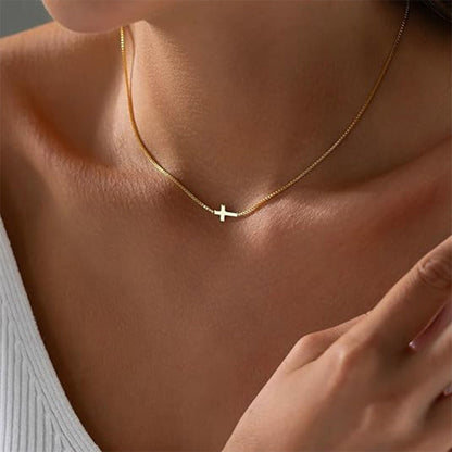 Aurora – Collar Colgante Pequeña Cruz