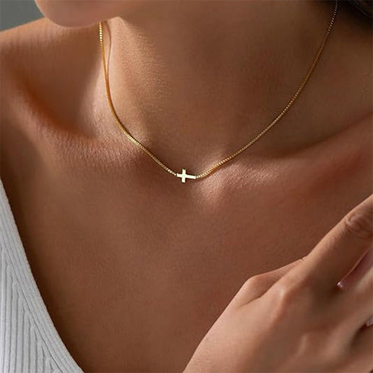 Aurora – Collar Colgante Pequeña Cruz