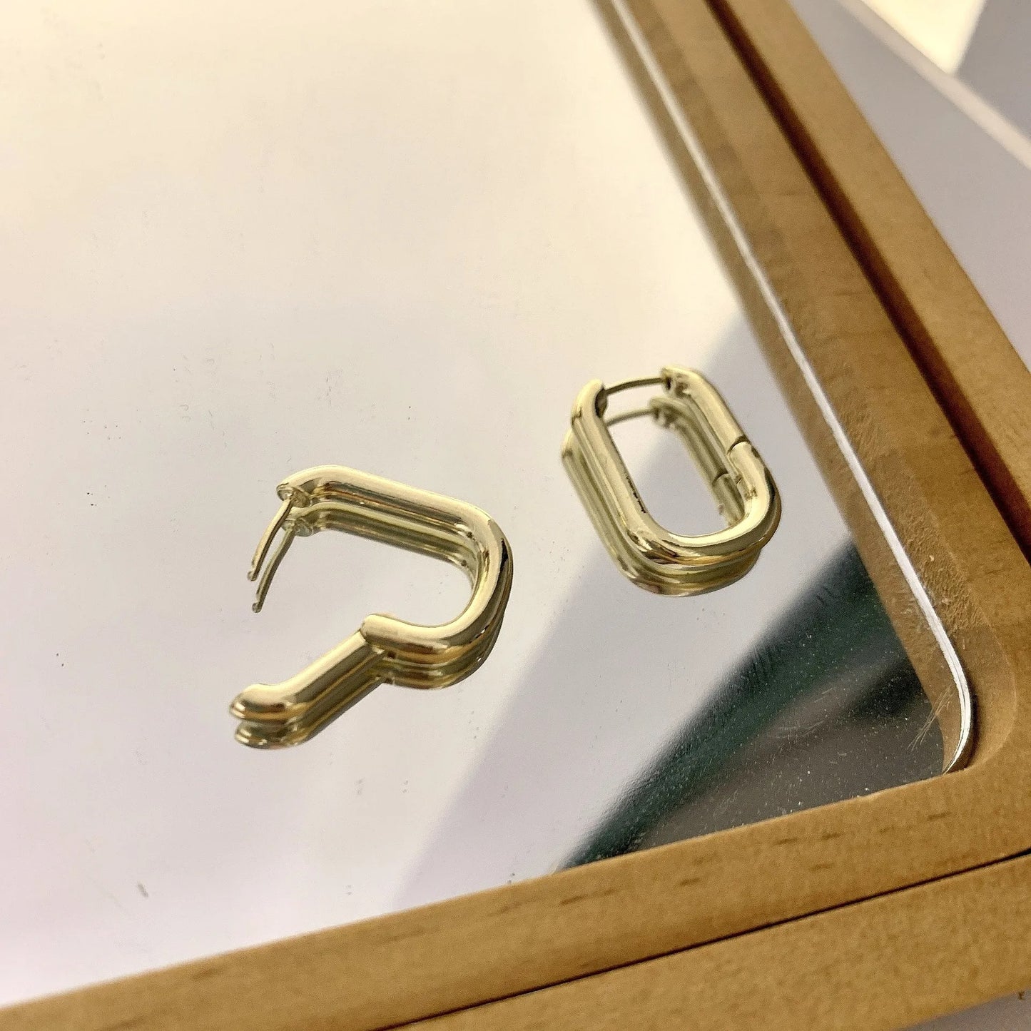 Colette – Pendientes Ovalados Franceses Elegantes
