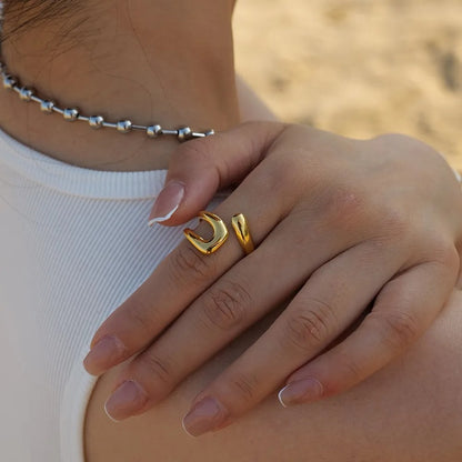 Lira – Anillo Irregular Hueco Estilo Retro