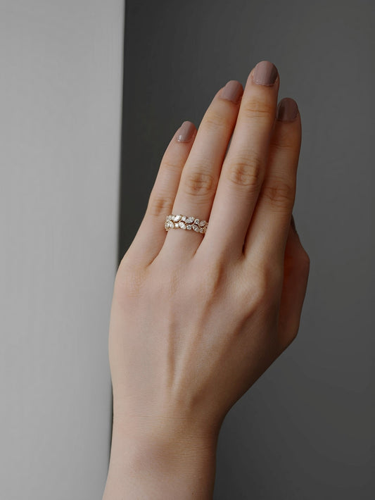 Aeliana – Anillo Vintage Dorado Brillante