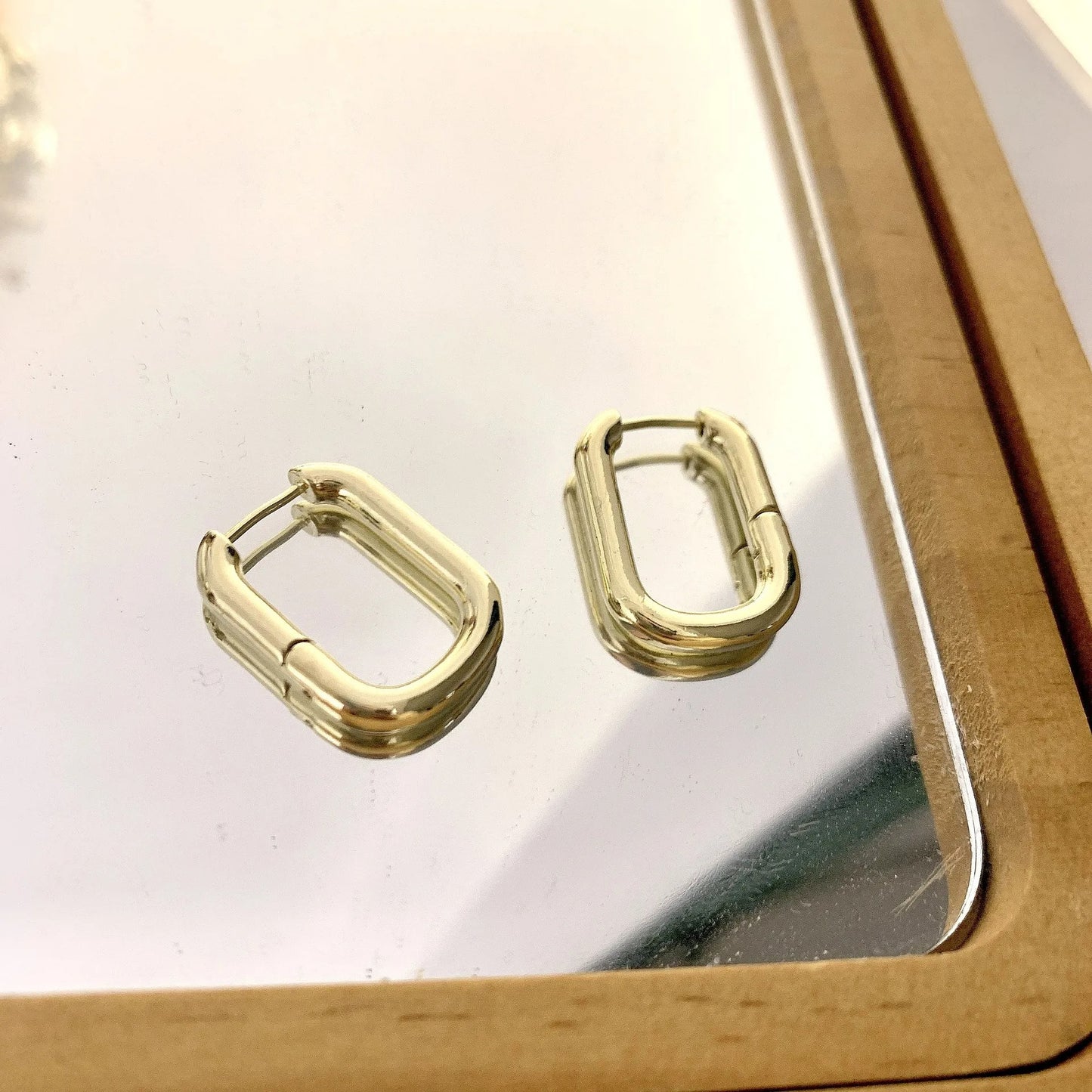 Colette – Pendientes Ovalados Franceses Elegantes