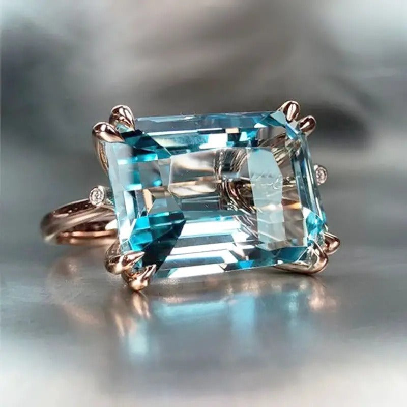 Lisa – Anillo Vintage con Circonita Azul Brillante
