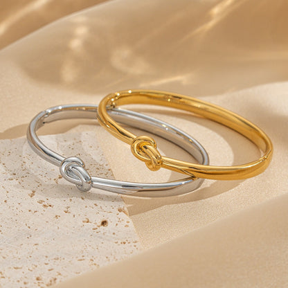 Charisse – Anillo Nudo Infinito