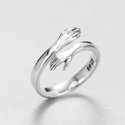 Ciara – Anillo Enlazado Ajustable en Plata