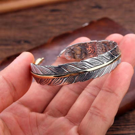 Jessica – Brazalete Manchette Pluma Vintage