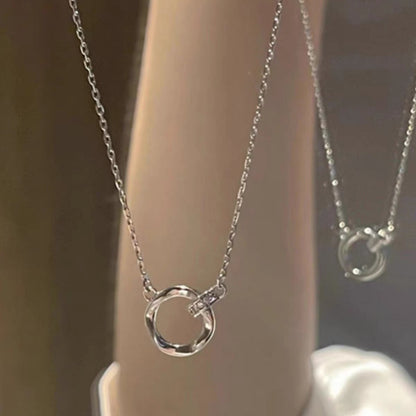 Kris – Collar Amor Cinta de Möbius en Plata de Ley