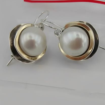 Helena – Pendientes Vintage con Perlas Redondeadas