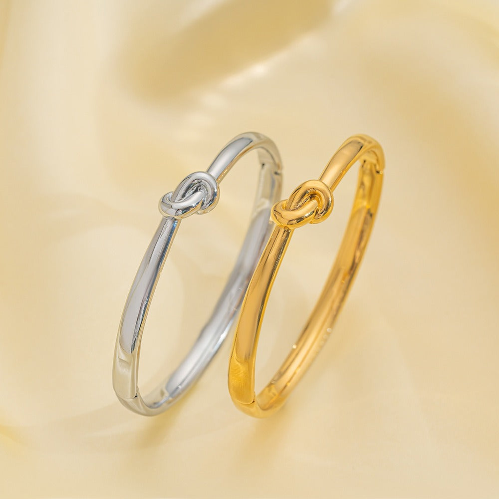Charisse – Anillo Nudo Infinito