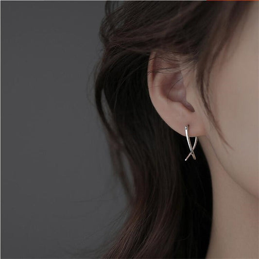 Emilie – Pendientes Líneas Cruzadas Elegantes