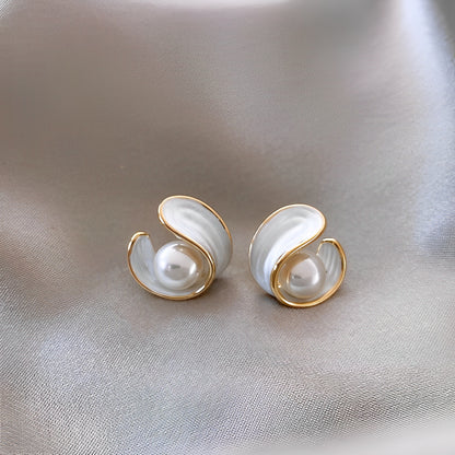 Aimee – Pendientes de Lujo con Ópalo Blanco y Perlas en Oro