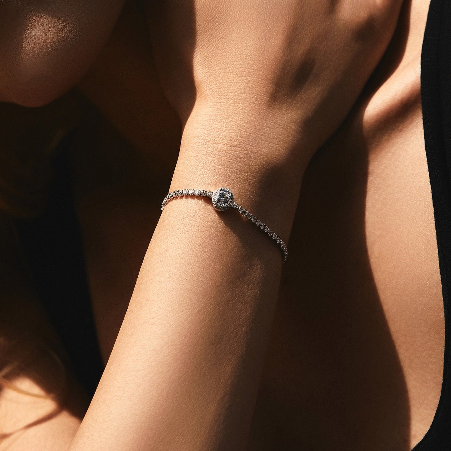 Jennie – Pulsera Tennis Plateada Elegante