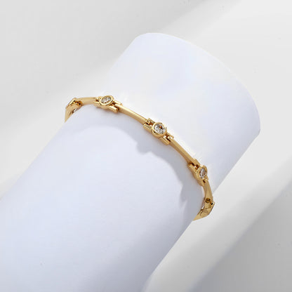Lucía – Pulsera Elegante de Oro con Circonitas