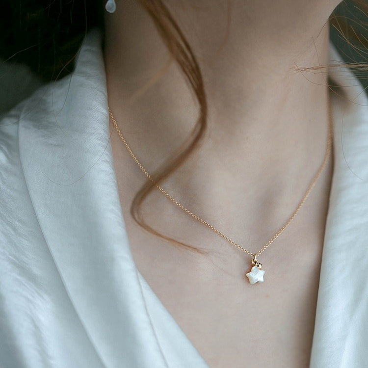 Celine – Collar Colgante Estrella y Perla Mini