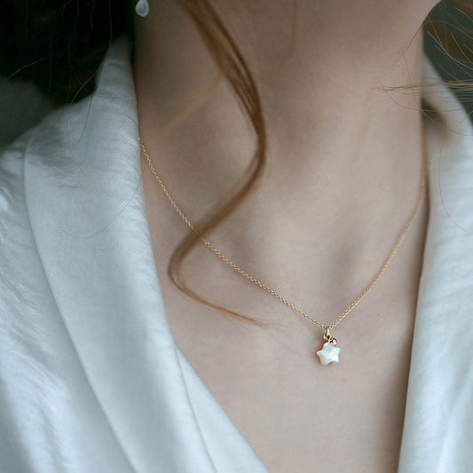 Celine – Collar Colgante Estrella y Perla Mini