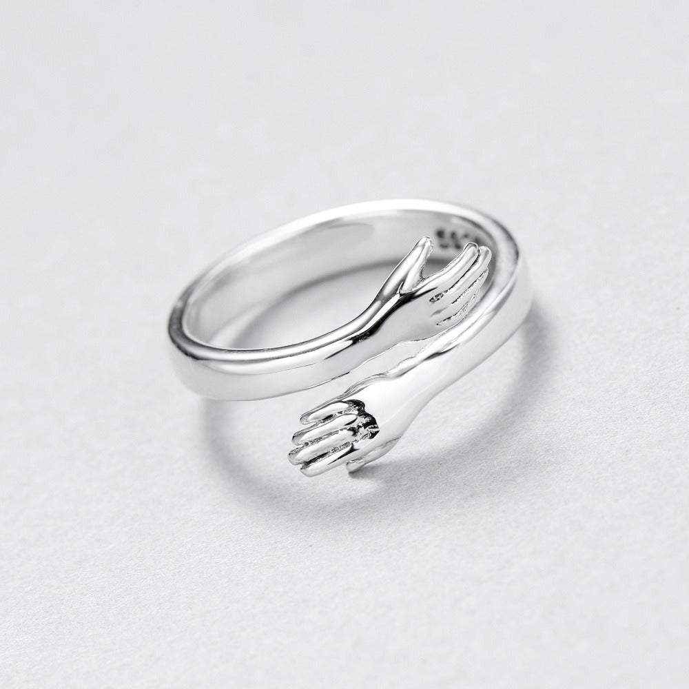 Ciara – Anillo Enlazado Ajustable en Plata